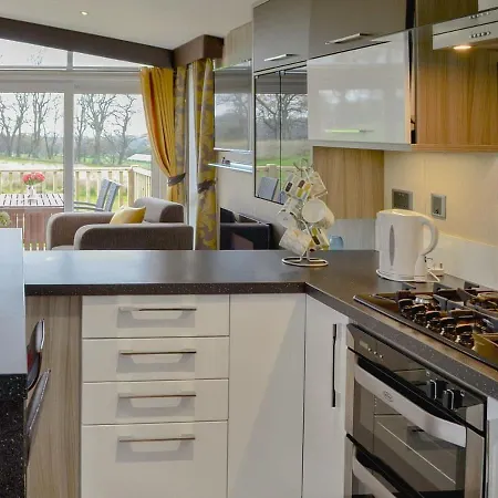 Holiday home Skylark Westward