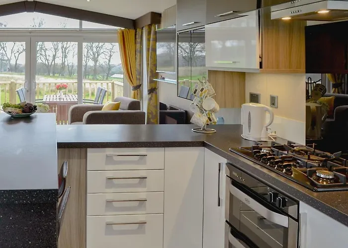 Holiday home Skylark Westward